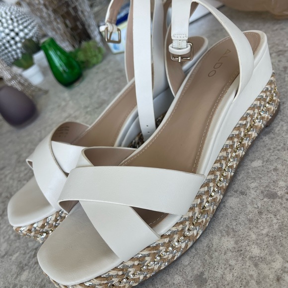 Absolutely NEW - Picture 3 of 10